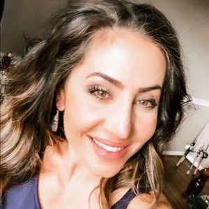 Meet your Posher, Adrianna